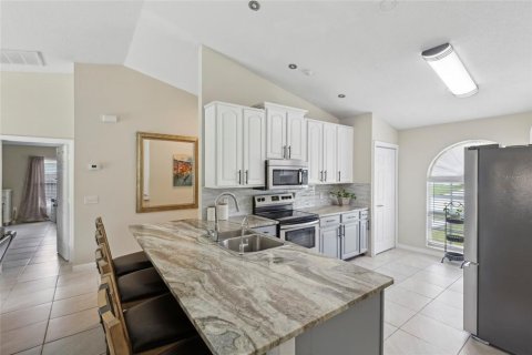 Villa ou maison à vendre à Kissimmee, Floride: 3 chambres, 128.48 m2 № 1307289 - photo 11