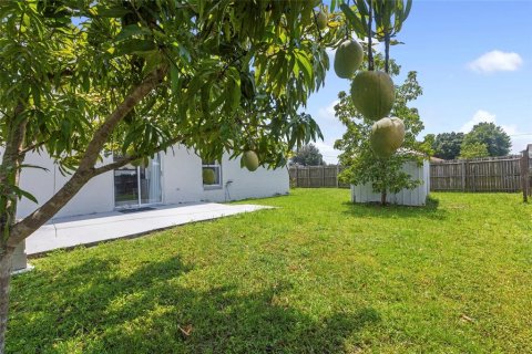 Villa ou maison à vendre à Kissimmee, Floride: 3 chambres, 128.48 m2 № 1307289 - photo 27