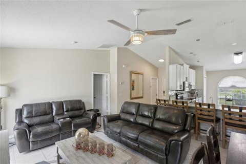 Villa ou maison à vendre à Kissimmee, Floride: 3 chambres, 128.48 m2 № 1307289 - photo 8