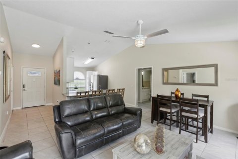 Villa ou maison à vendre à Kissimmee, Floride: 3 chambres, 128.48 m2 № 1307289 - photo 6