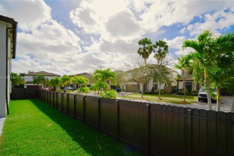 Villa ou maison à vendre à Miami, Floride: 4 chambres, 245.26 m2 № 1050941 - photo 6