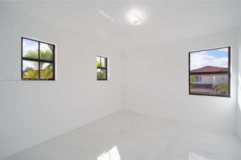Casa en venta en Miami, Florida, 4 dormitorios, 245.26 m2 № 1050941 - foto 19