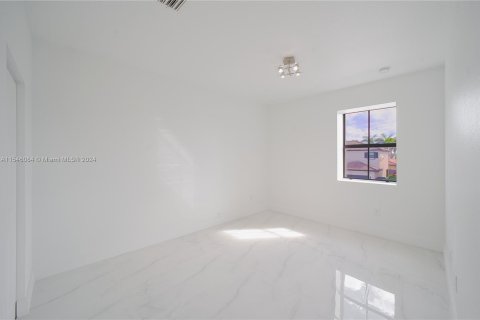 Villa ou maison à vendre à Miami, Floride: 4 chambres, 245.26 m2 № 1050941 - photo 20