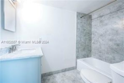 Condominio en venta en Miami, Florida, 2 dormitorios, 122.63 m2 № 1221097 - foto 13