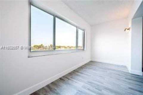 Copropriété à vendre à Miami, Floride: 2 chambres, 122.63 m2 № 1221097 - photo 6