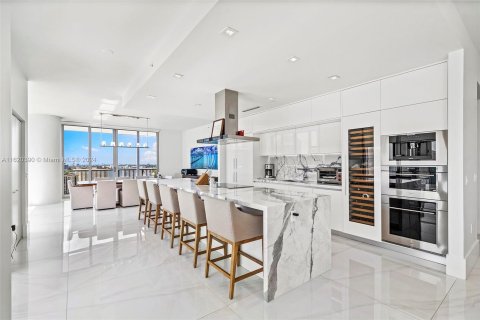 Copropriété à vendre à Sunny Isles Beach, Floride: 4 chambres, 360.18 m2 № 1241364 - photo 10