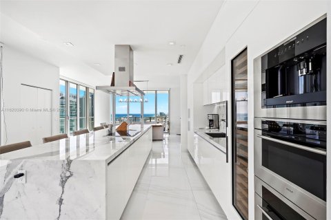 Condo in Sunny Isles Beach, Florida, 4 bedrooms  № 1241364 - photo 9