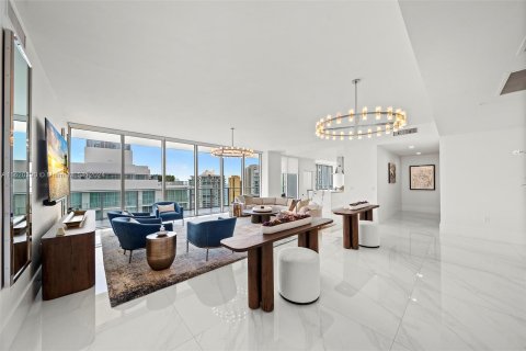 Condominio en venta en Sunny Isles Beach, Florida, 4 dormitorios, 360.18 m2 № 1241364 - foto 4