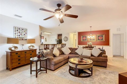 Casa en venta en Kissimmee, Florida, 5 dormitorios, 191.29 m2 № 1255873 - foto 16