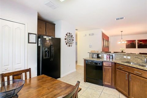 Casa en venta en Kissimmee, Florida, 5 dormitorios, 191.29 m2 № 1255873 - foto 27