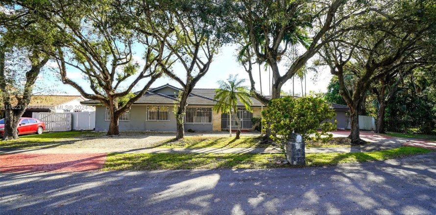 Villa ou maison à Miami, Floride 5 chambres, 278.8 m2 № 1269874