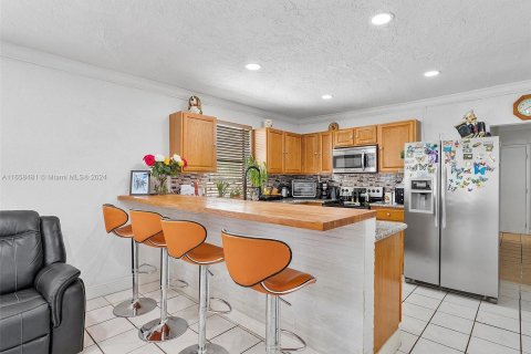 Casa en venta en Miami, Florida, 4 dormitorios, 105.72 m2 № 1360757 - foto 13