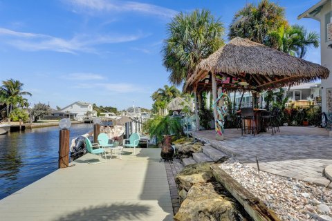 Casa en venta en Deerfield Beach, Florida, 5 dormitorios, 422.43 m2 № 1038187 - foto 17