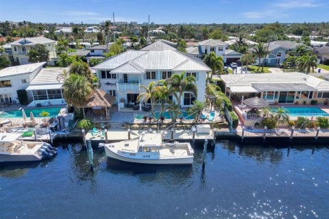 House in Deerfield Beach, Florida 5 bedrooms, 422.43 sq.m. № 1038187 - photo 9