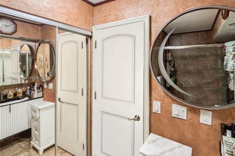 Copropriété à vendre à Hallandale Beach, Floride: 1 chambre, 78.97 m2 № 1372867 - photo 29