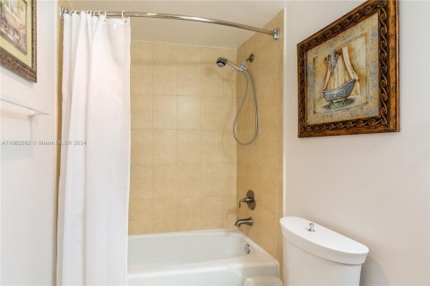 Condo in Sunny Isles Beach, Florida, 1 bedroom  № 1372865 - photo 7