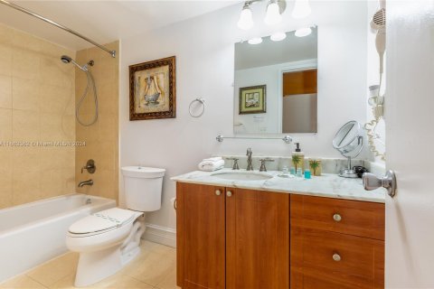 Condo in Sunny Isles Beach, Florida, 1 bedroom  № 1372865 - photo 8