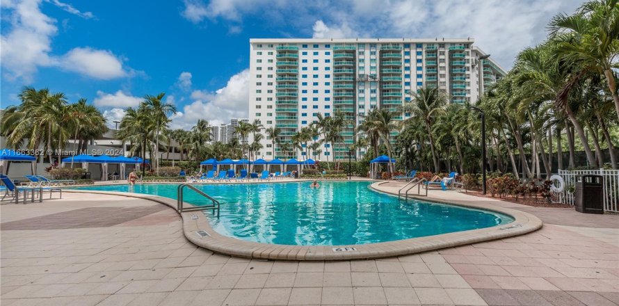 Condo à Sunny Isles Beach, Floride, 1 chambre  № 1372865