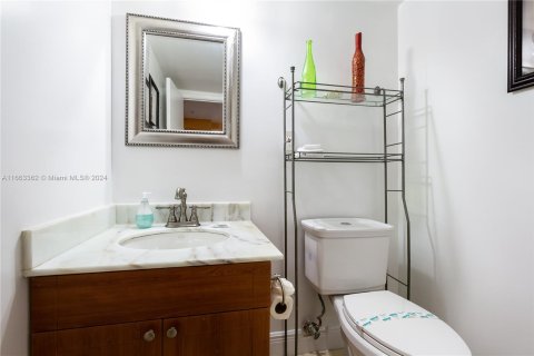 Condo in Sunny Isles Beach, Florida, 1 bedroom  № 1372865 - photo 3