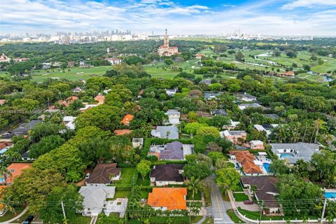 House in Coral Gables, Florida 3 bedrooms, 150.13 sq.m. № 1241117 - photo 26