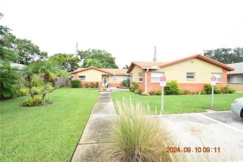 Apartamento en alquiler en Clearwater, Florida, 2 dormitorios, 98.1 m2 № 1359156 - foto 1