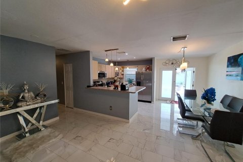 Villa ou maison à vendre à Tampa, Floride: 5 chambres, 146.41 m2 № 1337921 - photo 8