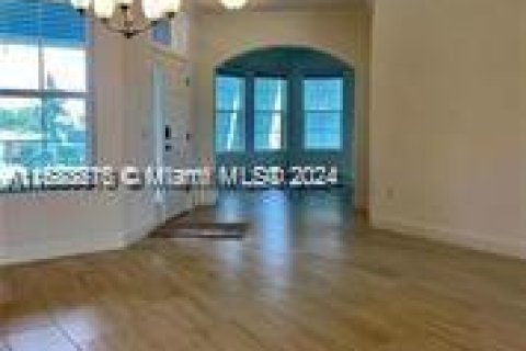 House in Vero Beach, Florida 4 bedrooms, 218.88 sq.m. № 1293795 - photo 5