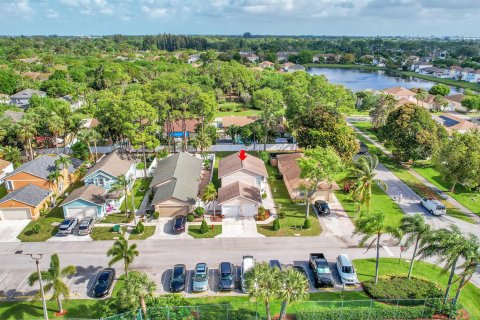 Villa ou maison à vendre à West Palm Beach, Floride: 3 chambres, 193.33 m2 № 1061119 - photo 9