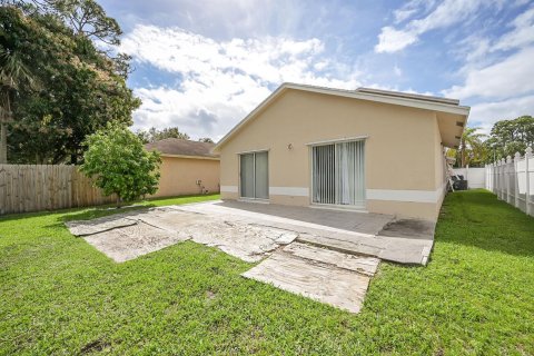 Villa ou maison à vendre à West Palm Beach, Floride: 3 chambres, 193.33 m2 № 1061119 - photo 15