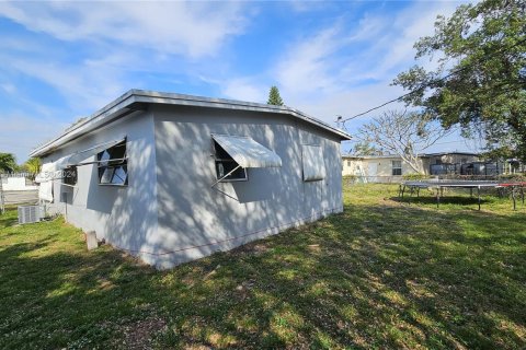 Villa ou maison à vendre à Fort Lauderdale, Floride: 4 chambres, 100.8 m2 № 1017732 - photo 22