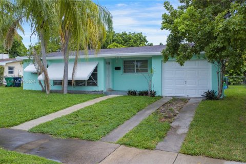 House in Cutler Bay, Florida 3 bedrooms, 111.11 sq.m. № 1353759 - photo 19