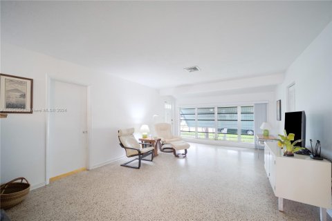 Villa ou maison à vendre à Cutler Bay, Floride: 3 chambres, 111.11 m2 № 1353759 - photo 5