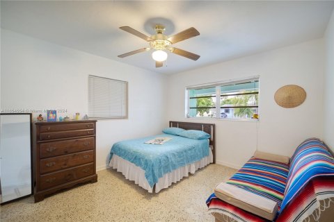 Casa en venta en Cutler Bay, Florida, 3 dormitorios, 111.11 m2 № 1353759 - foto 11