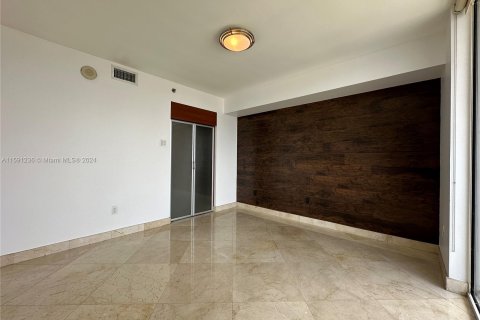 Condominio en alquiler en Miami, Florida, 1 dormitorio, 78.5 m2 № 1292585 - foto 16