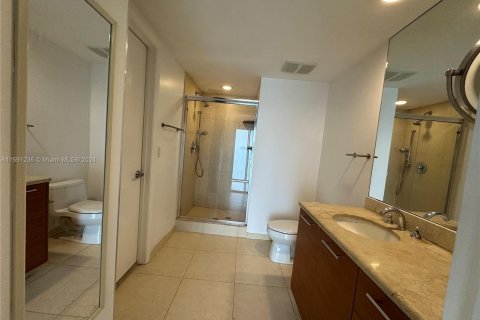 Condo in Miami, Florida, 1 bedroom  № 1292585 - photo 13