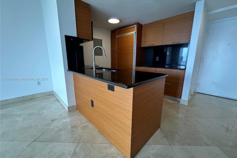 Condominio en alquiler en Miami, Florida, 1 dormitorio, 78.5 m2 № 1292585 - foto 7