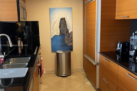 Condo in Miami, Florida, 1 bedroom  № 1292585 - photo 6