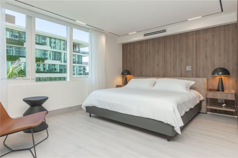 Condo in Miami Beach, Florida, 1 bedroom  № 1388018 - photo 12