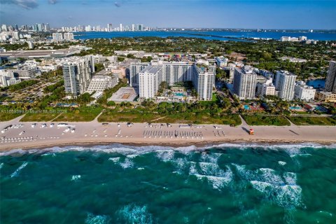 Condo in Miami Beach, Florida, 1 bedroom  № 1388018 - photo 29