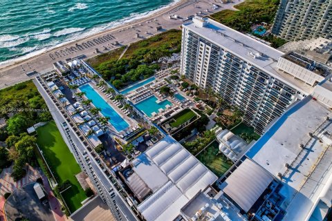 Condo in Miami Beach, Florida, 1 bedroom  № 1388018 - photo 25