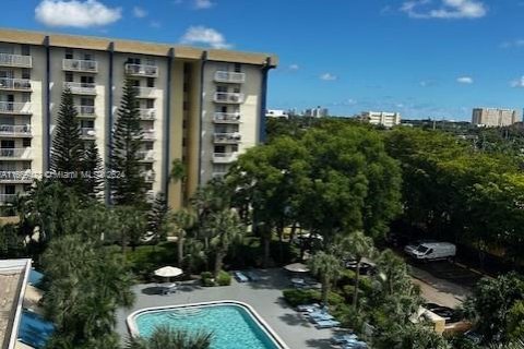 Condo in Miami, Florida, 1 bedroom  № 1388020 - photo 11