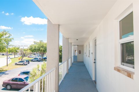 Copropriété à vendre à Sunrise, Floride: 1 chambre, 59.46 m2 № 1232541 - photo 13