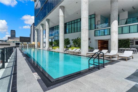 Condo in Miami, Florida, 1 bedroom  № 1073233 - photo 13