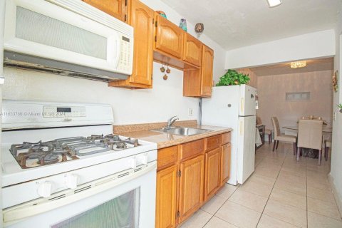 Condominio en venta en Miami Gardens, Florida, 1 dormitorio, 66.05 m2 № 1309505 - foto 11