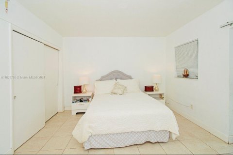 Condo in Miami Gardens, Florida, 1 bedroom  № 1309505 - photo 18