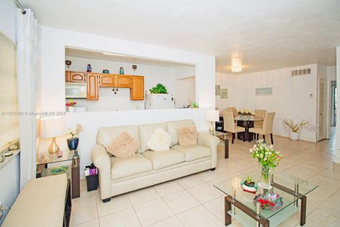 Condominio en venta en Miami Gardens, Florida, 1 dormitorio, 66.05 m2 № 1309505 - foto 6