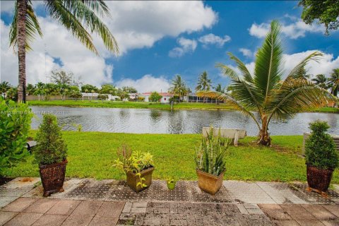 Condo in Miami Gardens, Florida, 1 bedroom  № 1309505 - photo 24