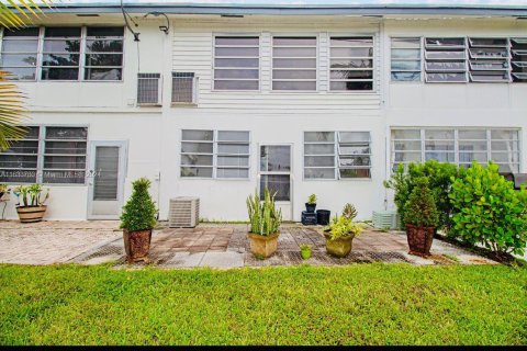 Copropriété à vendre à Miami Gardens, Floride: 1 chambre, 66.05 m2 № 1309505 - photo 1