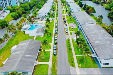 Condo in Miami Gardens, Florida, 1 bedroom  № 1309505 - photo 30