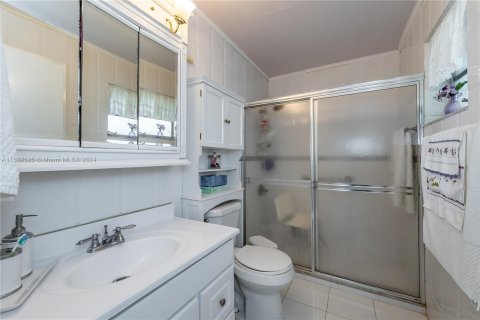 Casa en venta en Miami, Florida, 4 dormitorios, 224.64 m2 № 1309504 - foto 17